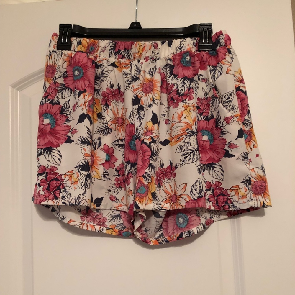 Boutique Tyche shorts, Size L